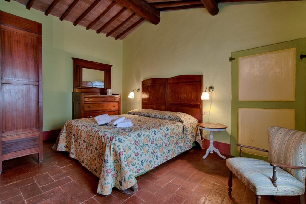A green bedroom